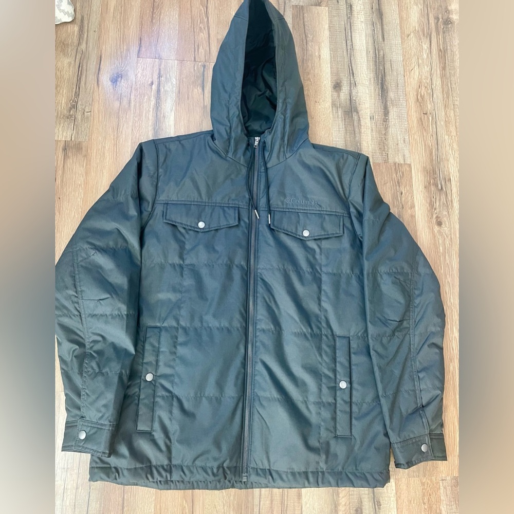 Columbia Montague Falls Jacket. Mens size large.